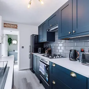 Town House Perfect For Leisure Breaks Holiday home Chester